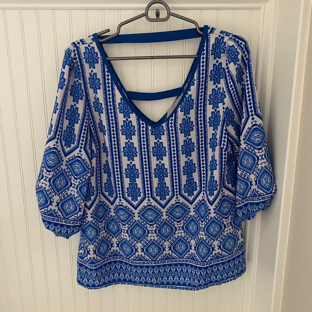 Blue pattern blouse